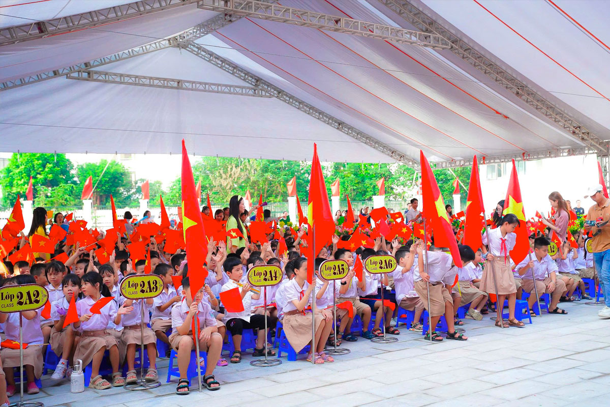 Học sinh hân hoan cảm xúc ngày Khai trường đón năm học mới 2024-2025